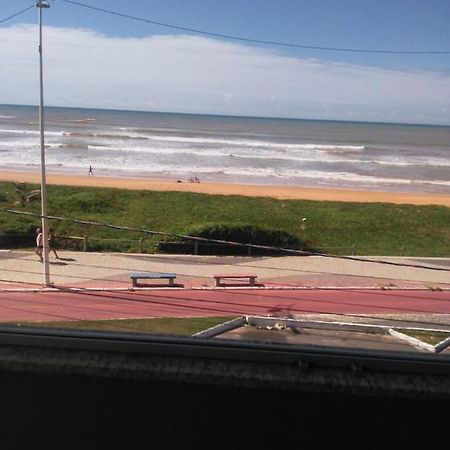 Hotel Pousada pé na areia à Serra  Extérieur photo